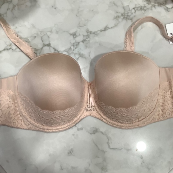 Bras - Picture 2 of 3